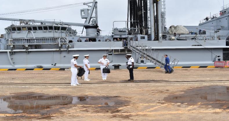 Escale inédite de la marine française au Port de Kribi