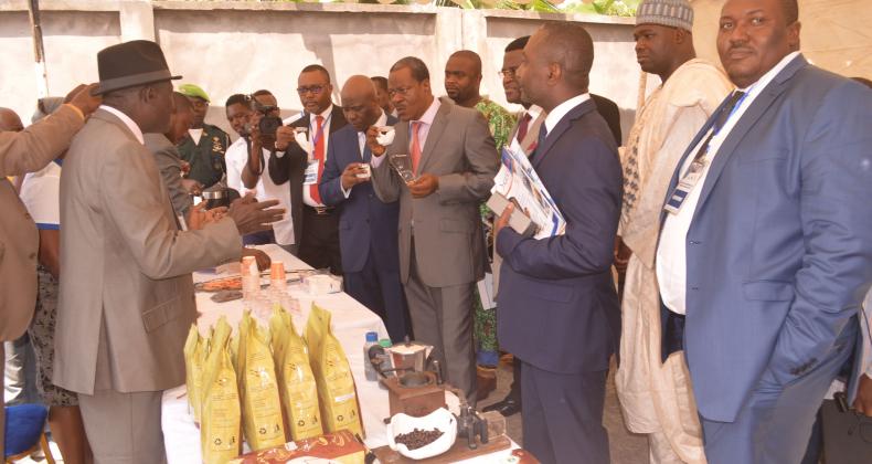 Cacao et café à la relance sur les quais